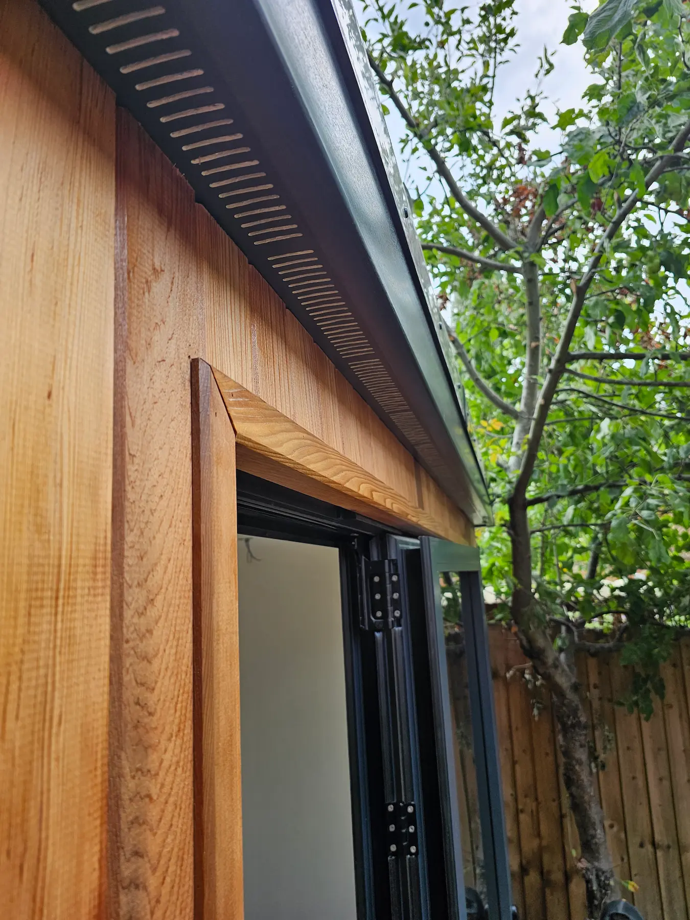 Cedar & Glass Garden Office — photo 6